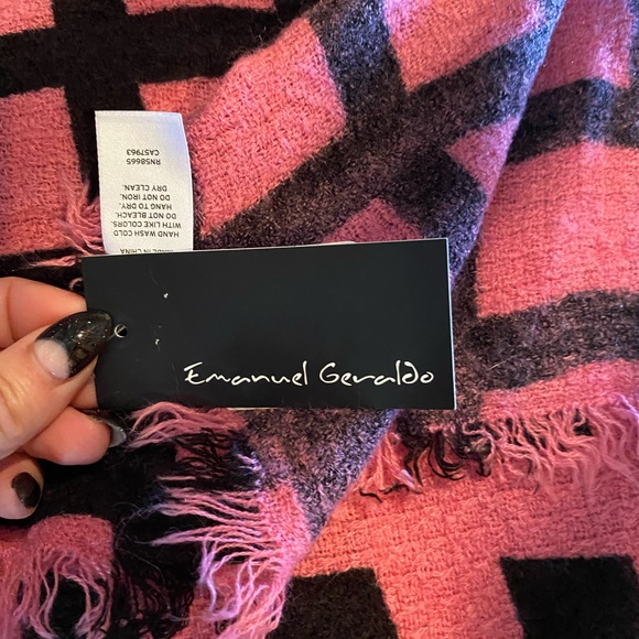 NWT Nordstrom pink & black checkered blanket scarf O/S - Picture 3 of 6